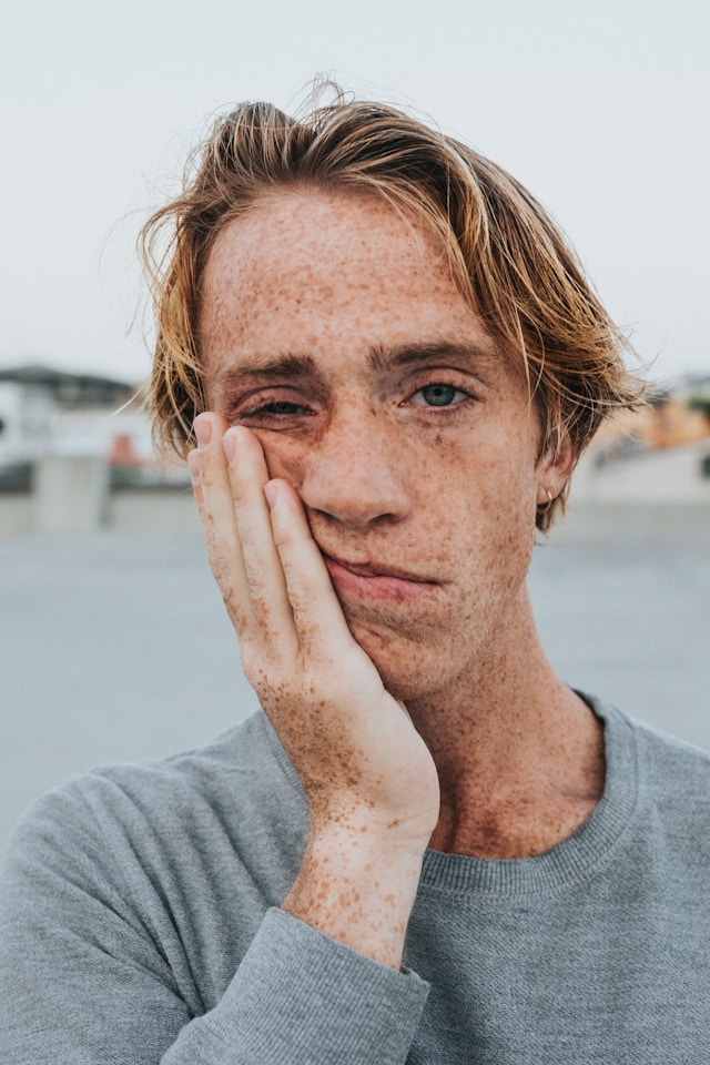 How to Deal with Negative People: Effective Strategies for Positivity